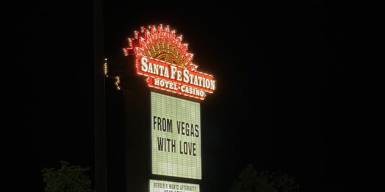 Santa-Fe Station Hotel and Motel Road Sign