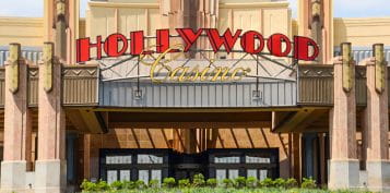 Main entry of Hollywood Casino Toledo