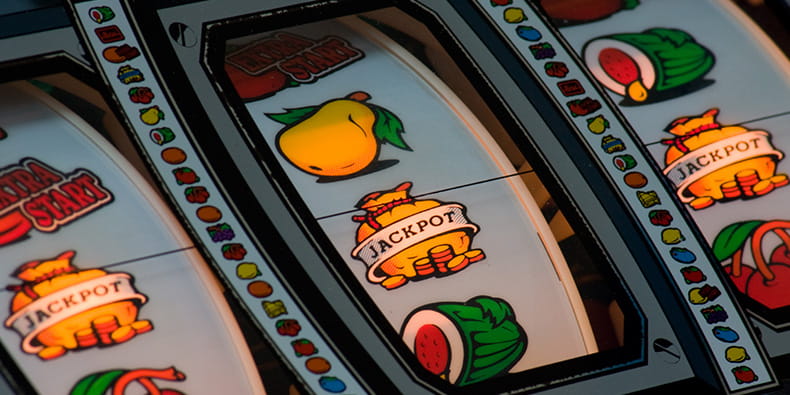 Original land based casino slot machine gameplay